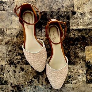 women’s 7 1/2 Madeline Stuart brown flats